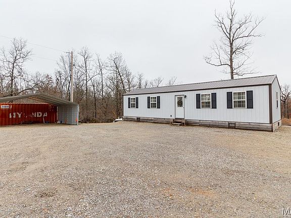 3rd image of 18755 Monroe Dr