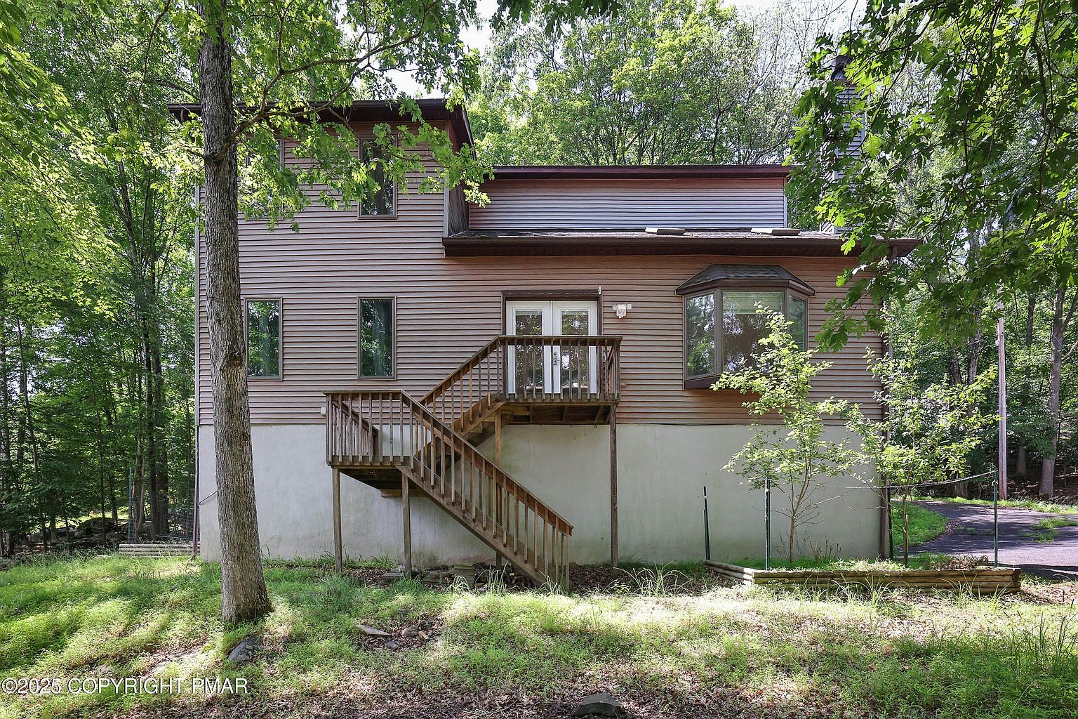 5665 Decker Rd, Bushkill, PA 18324 | Zillow