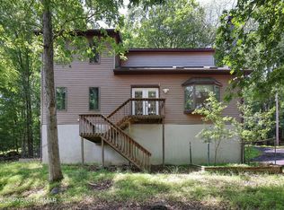 5665 Decker Rd, Bushkill, PA 18324