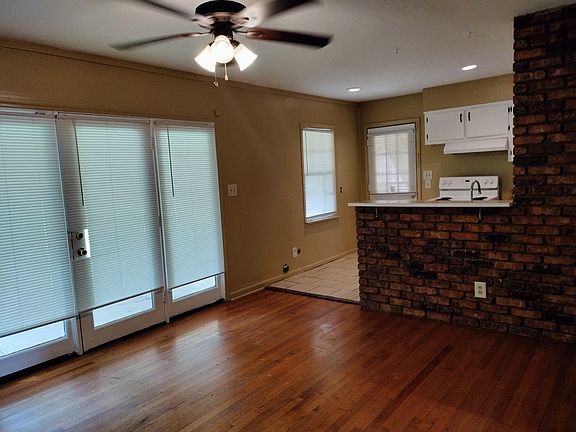 2nd image of 3947 Patte Ann Dr