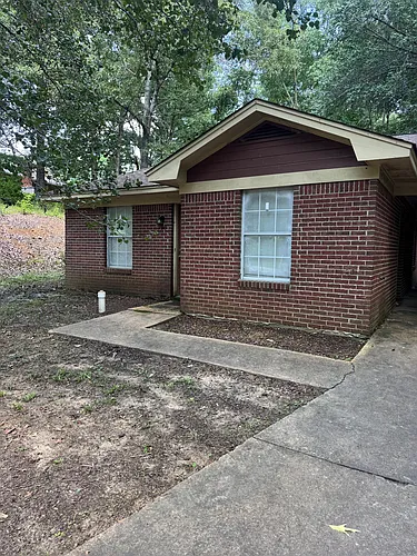 108 Johnson Ave Photo 1