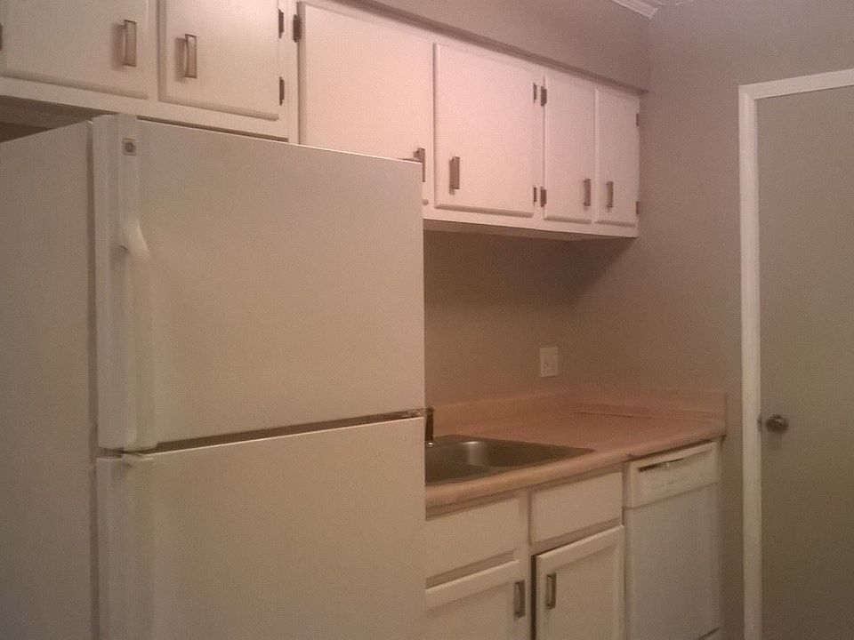 8246B kitchen 2