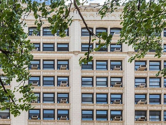 3rd image of 148 W 23rd St APT 4D