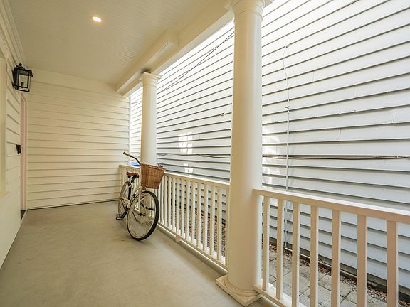4th image of 63 Radcliffe St