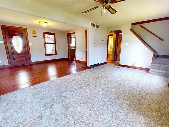 3rd image of 1302 Poplar St