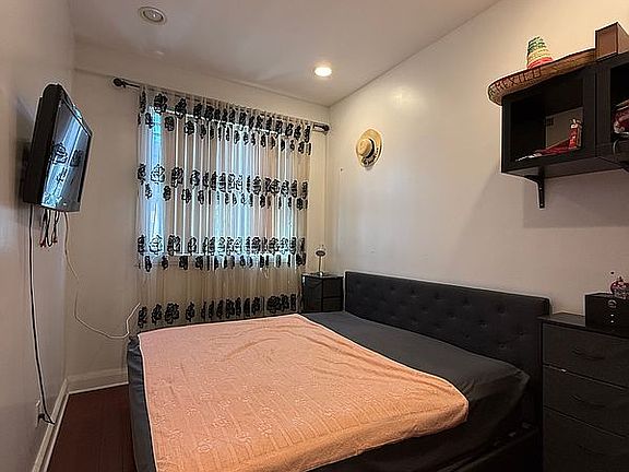 5th image of 1408 Avenue N #B