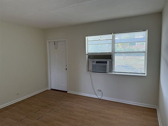 3rd image of 624 Palm Beach Lakes Blvd APT 6