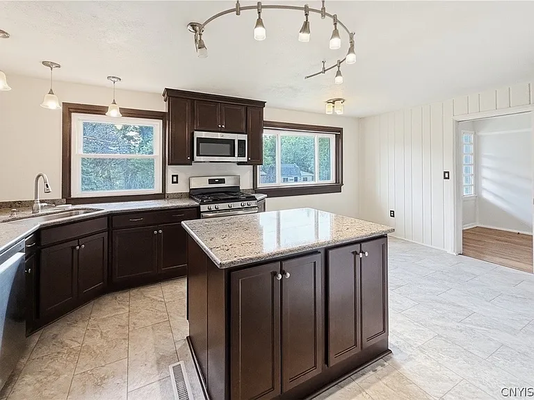 4055 Bristol Rd — Photo 7