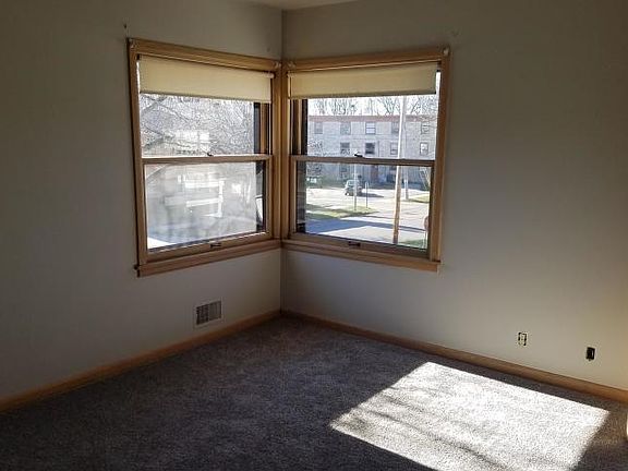 5th image of 4401 N Sheffield Ave #4403
