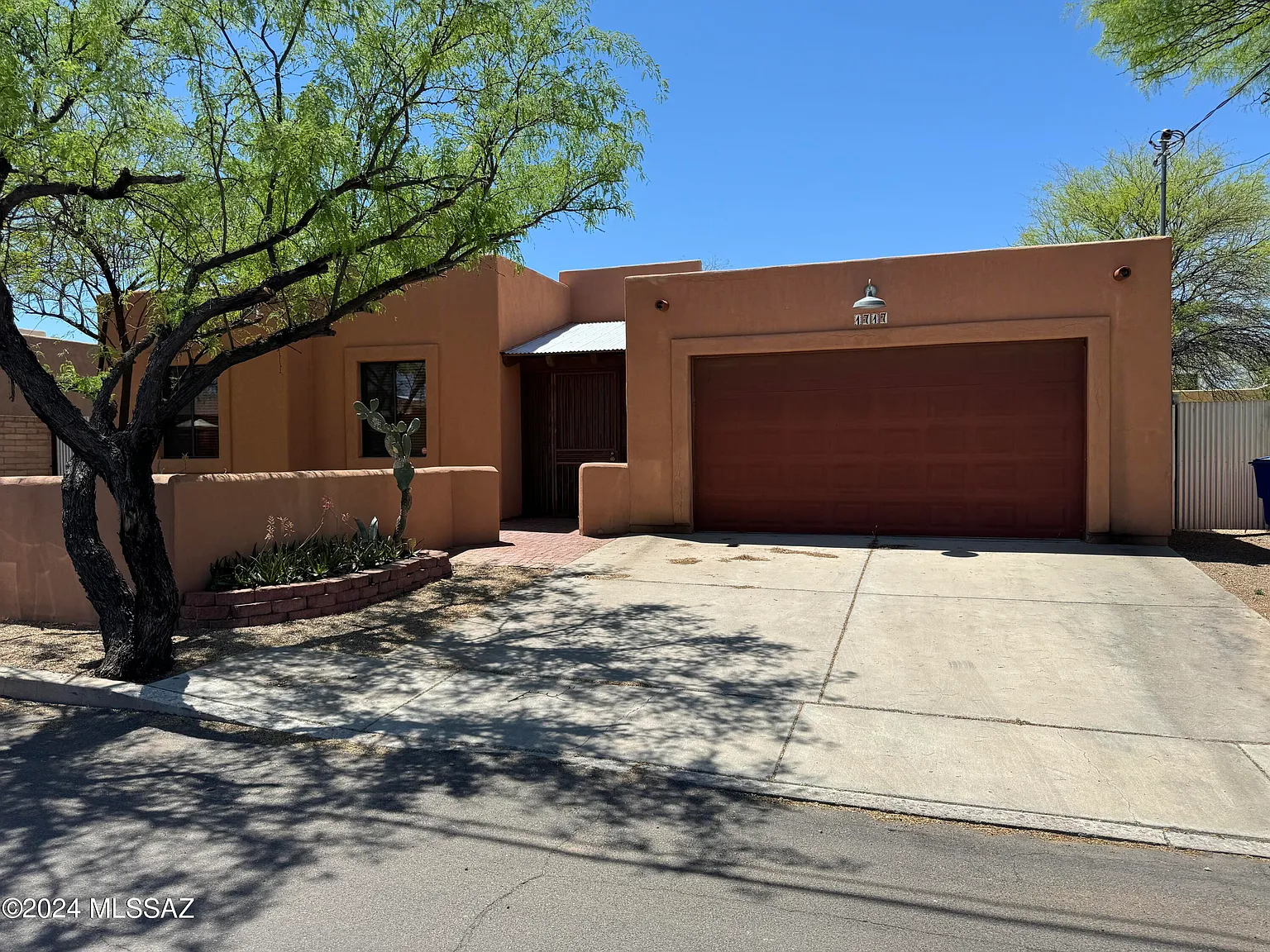 3 bed, 2.0 bath, 1863 sqft, $1,895 — Photo 2