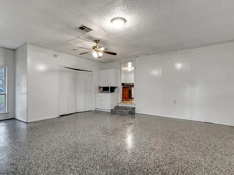 410 Shady Ln — Photo 25