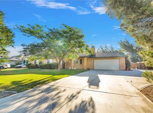 13385 Appleblossom Ln, Apple Valley, CA 92308