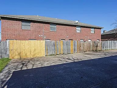 3rd image of 5853 Shadydell Dr #5853