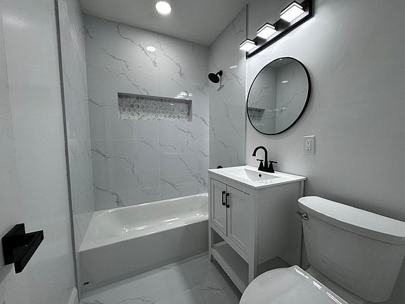 5th image of 8805 SW 43rd Terrace