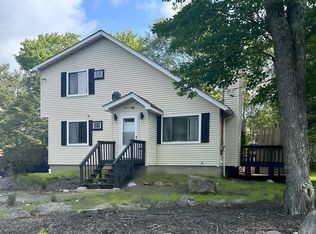 722 Country Place Dr, Tobyhanna, PA