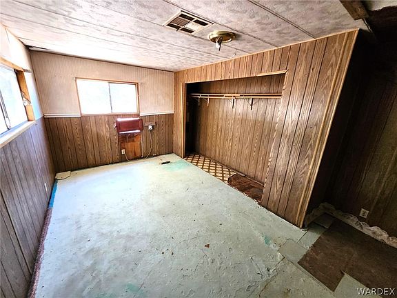 5th image of 3745 E Ryan Avenue