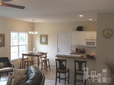 4th image of 471 Vallie Lane
