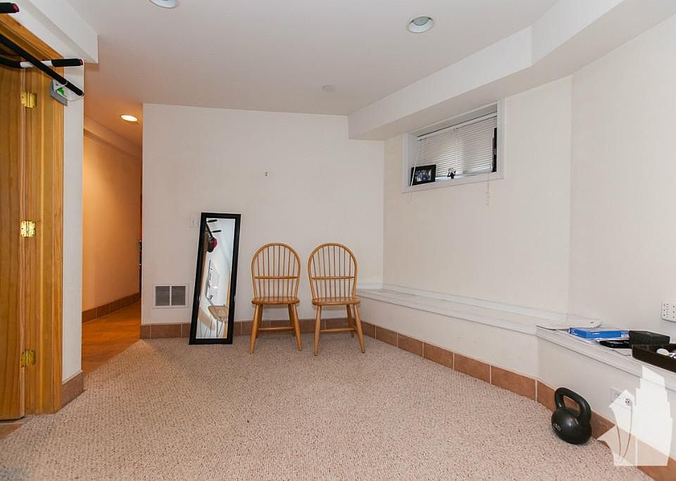 1st image of 4612 N Claremont Ave #Gl