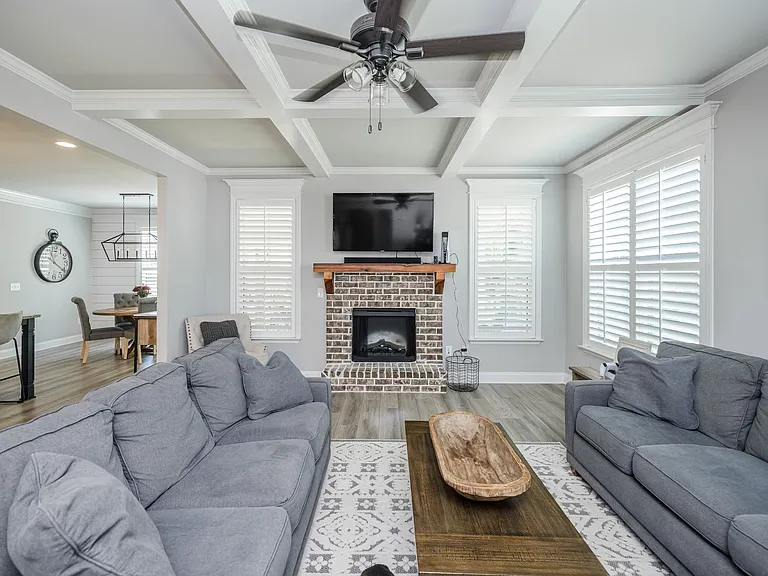 821 Lost Grove Trl — Photo 14