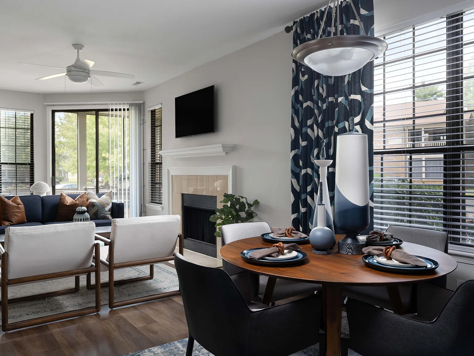 Willow Lake Apartments — Photo 4