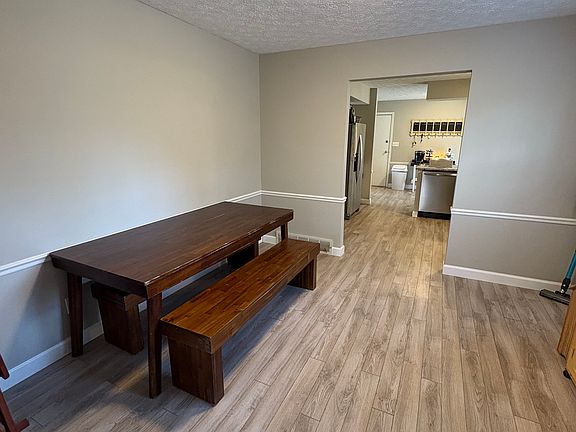 5th image of 8752 Stoneyway Ct NW