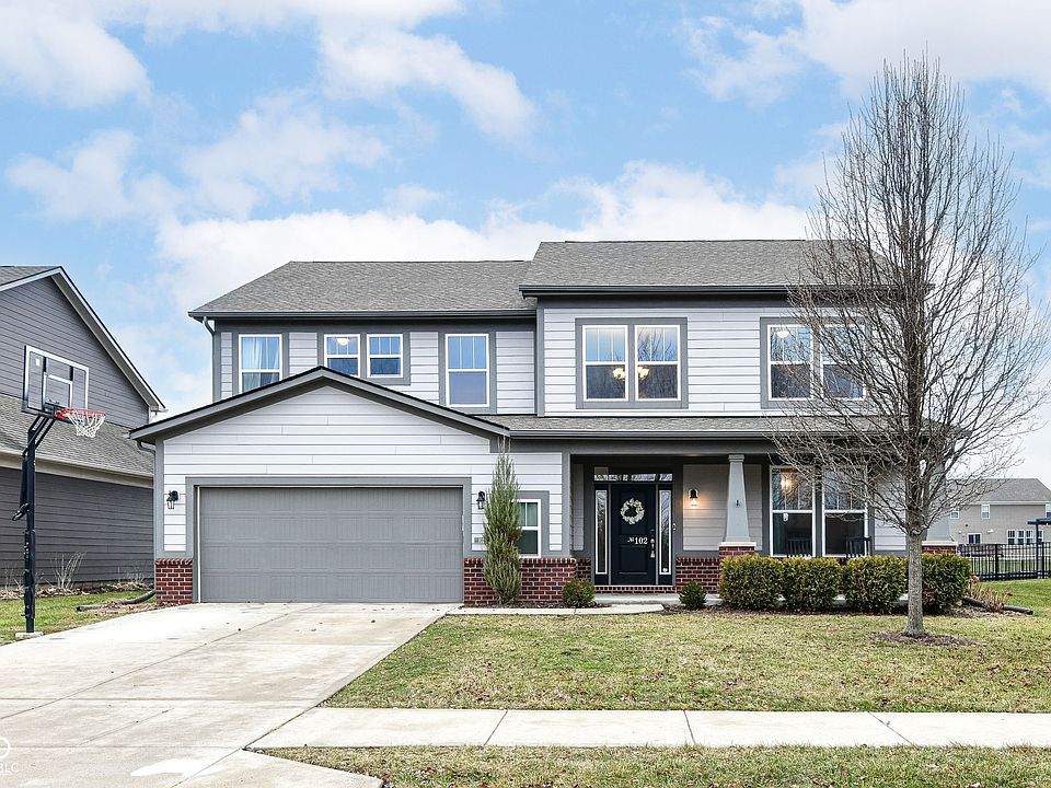 1st image of 102 Balsam Dr