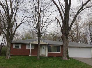 136 Hillcrest Dr, Glen Carbon, IL 62034