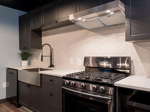 4th image of 3301 Henry Ave #506