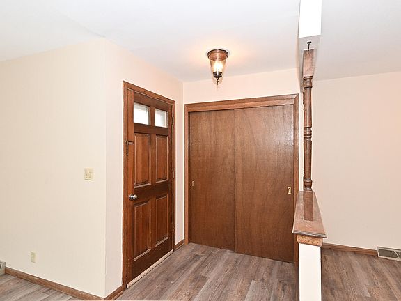 2nd image of 1722 Oakdale Dr #1724