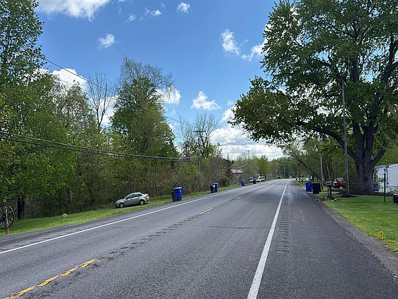5th image of 16826 Ridge Rd