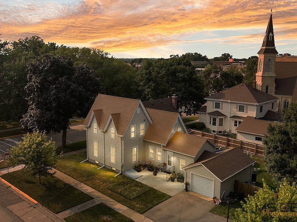 1st image of 230 Somonauk St