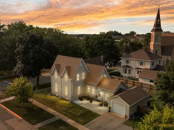 230 Somonauk St, Sycamore, IL 60178