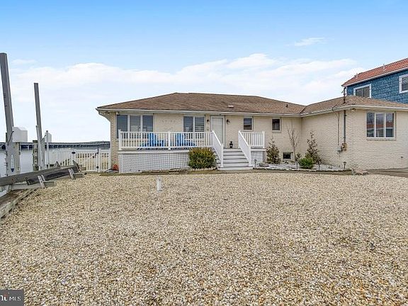 2nd image of 109 Bay Shore Dr