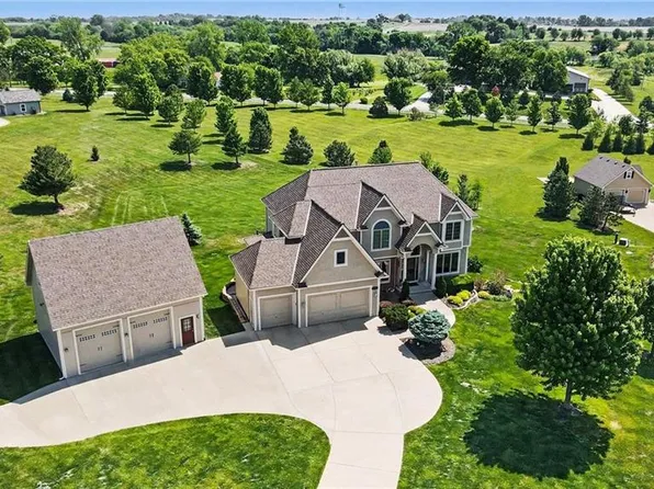 25162 176th St, Leavenworth, KS 66048