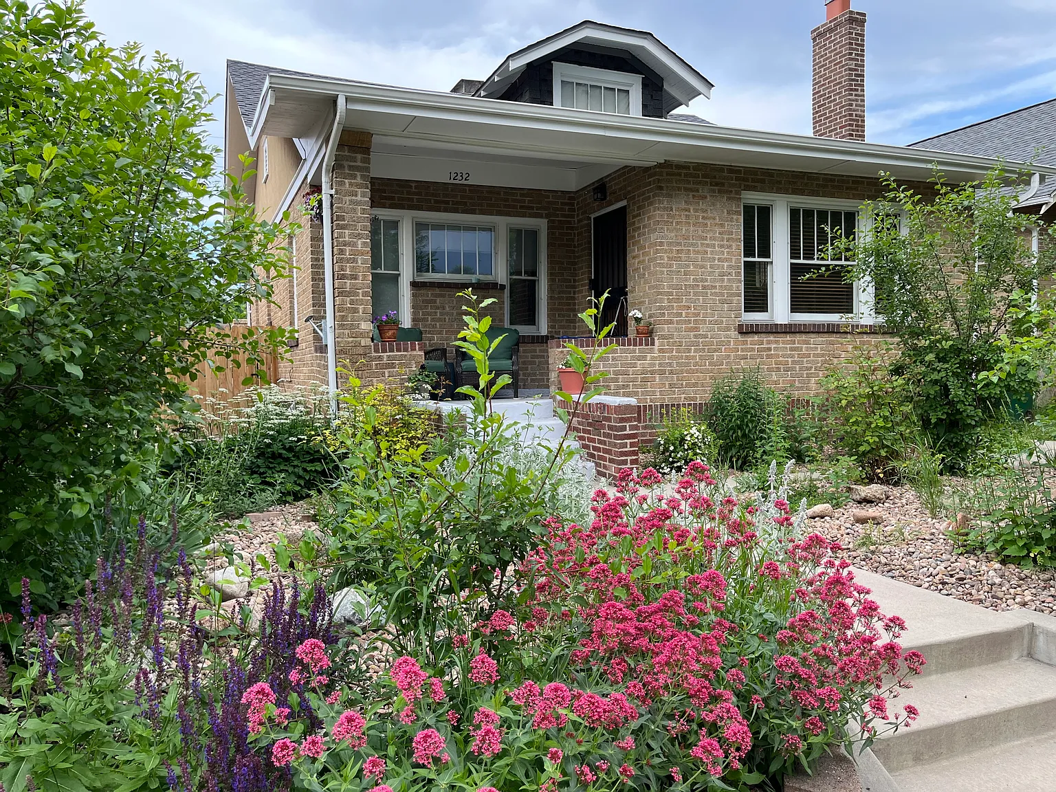 3 bed, 1.5 bath, 1550 sqft, $3,280 — Photo 1