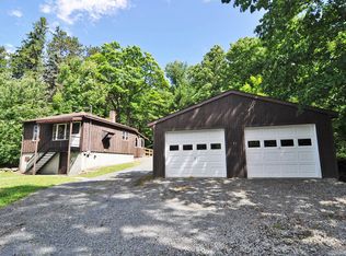 79 Old Rd, Cropseyville, NY 12052