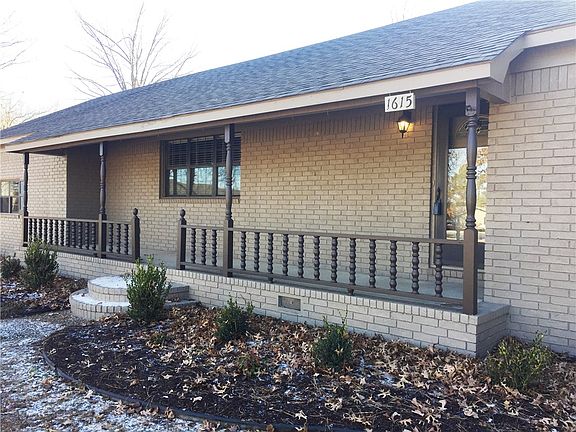 2nd image of 1615 E Rolling Hills Dr