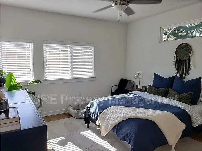 6800 Menchaca Rd #4 — Photo 7