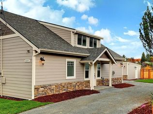 3207 48th Ave SW, Seattle, WA 98116