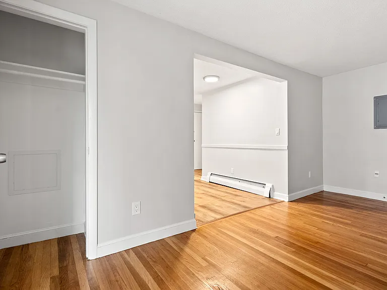 457 - 485 Pleasant Street — Photo 7