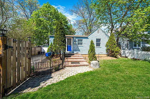 32 Dewey St Photo 1