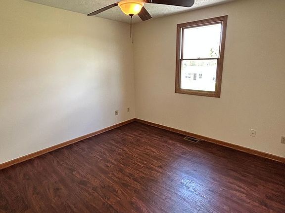 5th image of 307 Villa St
