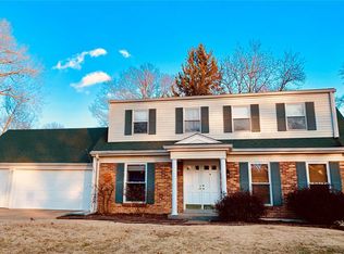818 Ariege Dr, Saint Louis, MO