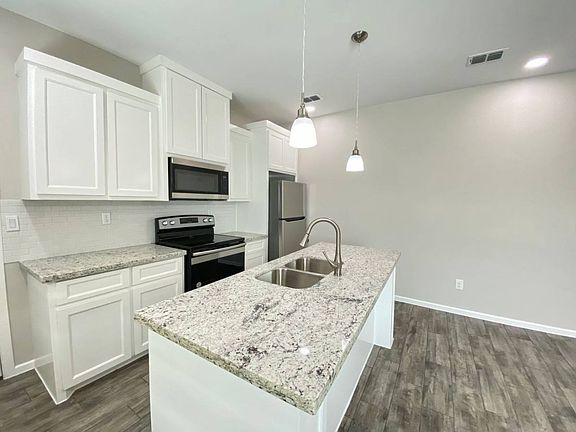 2nd image of 1412 Petri Dr