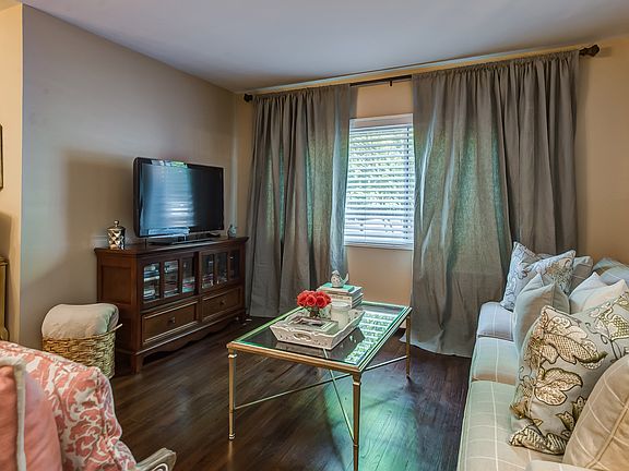 3rd image of 200 Lexington Ave APT 3C
