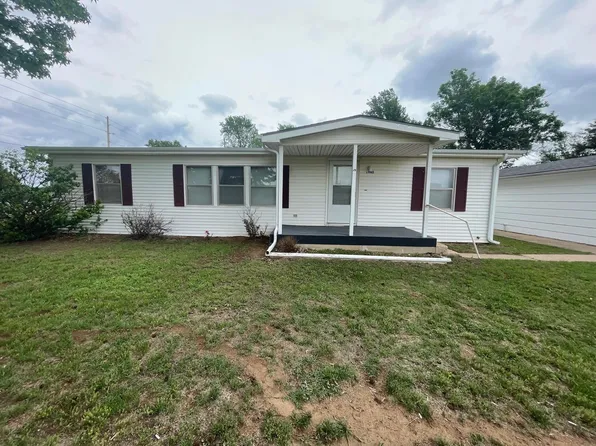 1940 N 12th St, Arkansas City, KS 67005