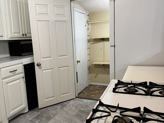 4th image of 1314 Betty Ln #B