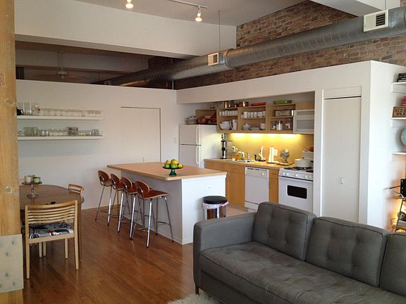 2nd image of 1855 N Oakley Ave #D