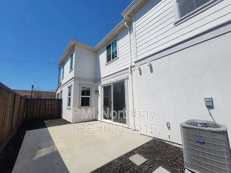 109 Clownfish St — Photo 22