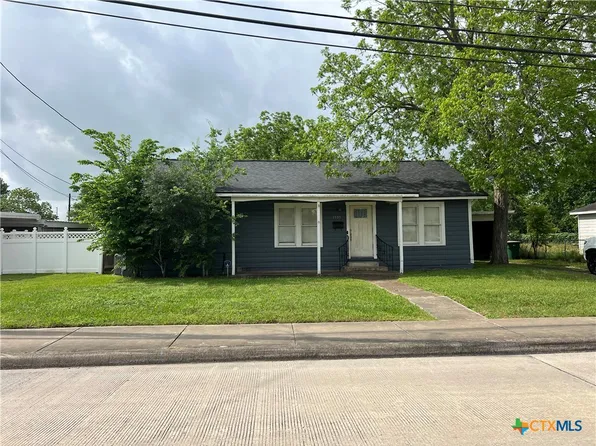 1905 Lone Tree Rd, Victoria, TX 77901